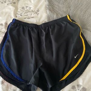 Women’s Nike shorts size XL